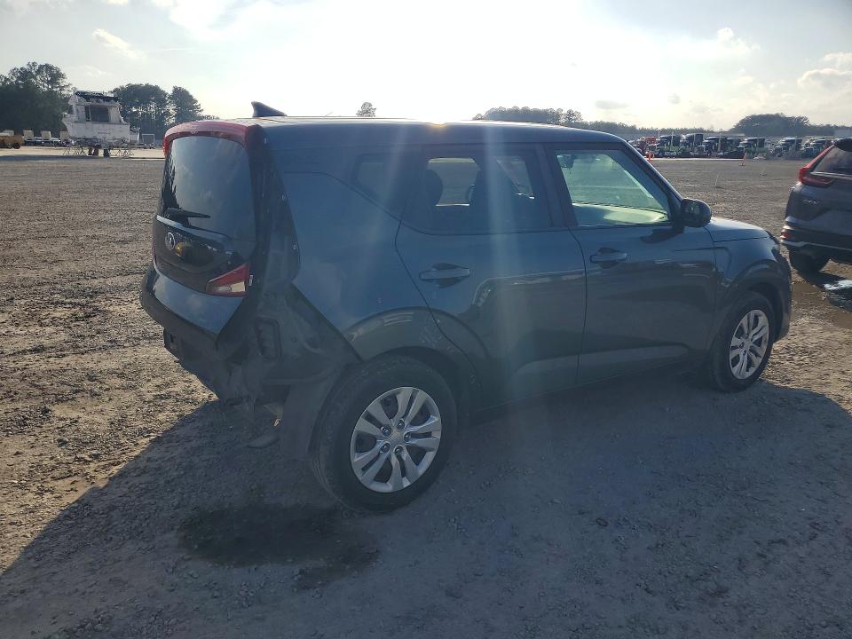 2020 Kia Soul VIN KNDJ23AU2L7117057 COPART salvage auction — REAR END, Nc - Salvage Certificate Of Title, sold $1,200 on 2026-07-27 (photo 3)