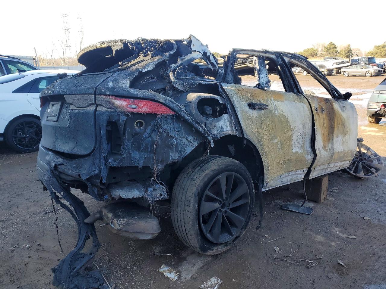 2021 Jaguar F-Pace VIN SADCJ2EX4MA668982 COPART salvage auction — Burn Engine, IL - JUNKING CERT OF A VEHICLE, sold $250 on 2026-07-07 (photo 3)
