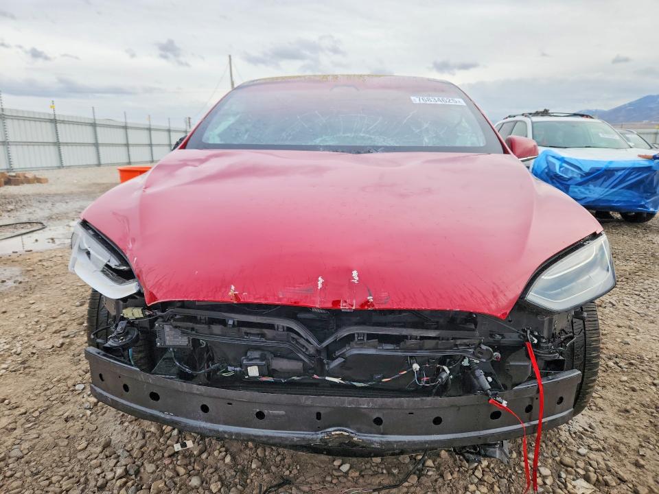 2018 Tesla Model x VIN 5YJXCBE2XJF113002 COPART salvage auction — ROLLOVER, Nv - Salvage Title, sold $5,000 on 2026-07-02 (photo 5)