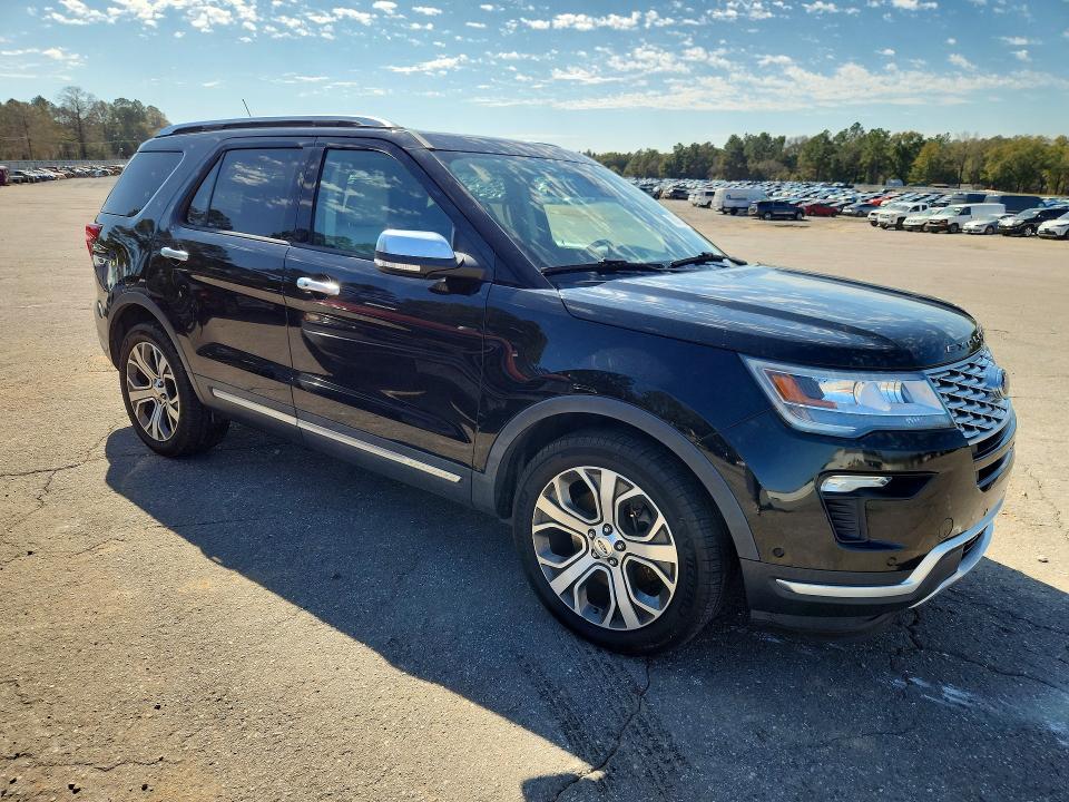 2018 Ford Explorer VIN 1FM5K8HTXJGC04807 COPART salvage auction — BIOHAZARD/CHEMICAL, Salvage Title, sold $4,350 on 2026-08-03 (photo 4)