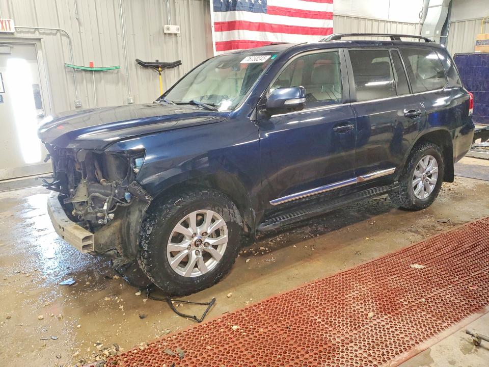 2016 Toyota Land cruiser VIN JTMCY7AJ7G4038088 — COPART salvage auction photo