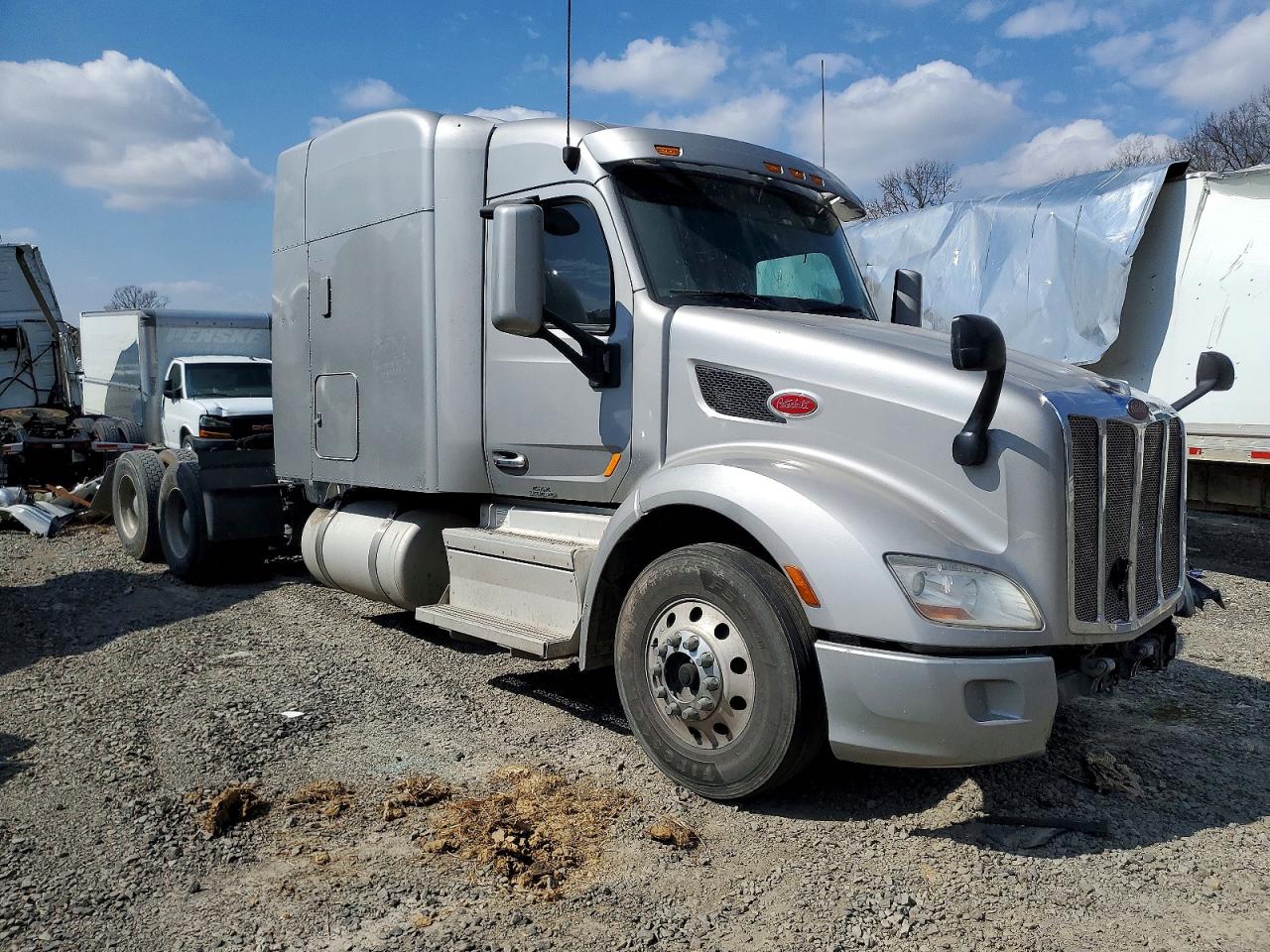 2019 Peterbilt 579 VIN 1XPBDP9X1KD605158 COPART salvage auction — All Over, OK - CERT OF TITLE-SALVAGE, sold $6,200 on 2026-06-25 (photo 1)