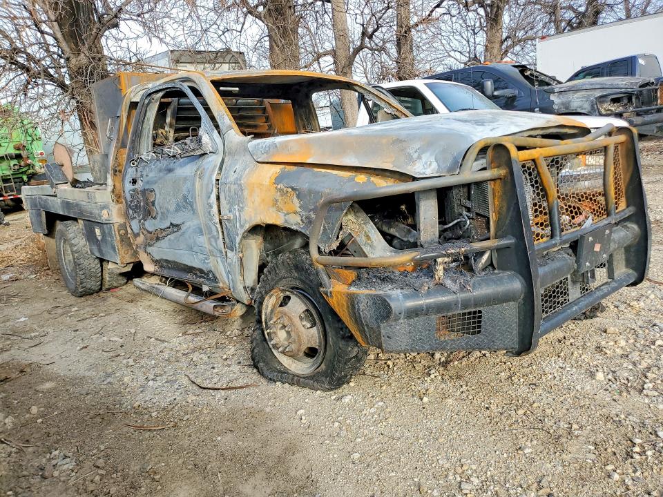 2015 Ram 3500 VIN 3C7WRTAL3FG638213 COPART salvage auction — BURN, Ks - Non-Repairable Vehicle Certifi, sold $100 on 2026-07-22 (photo 4)