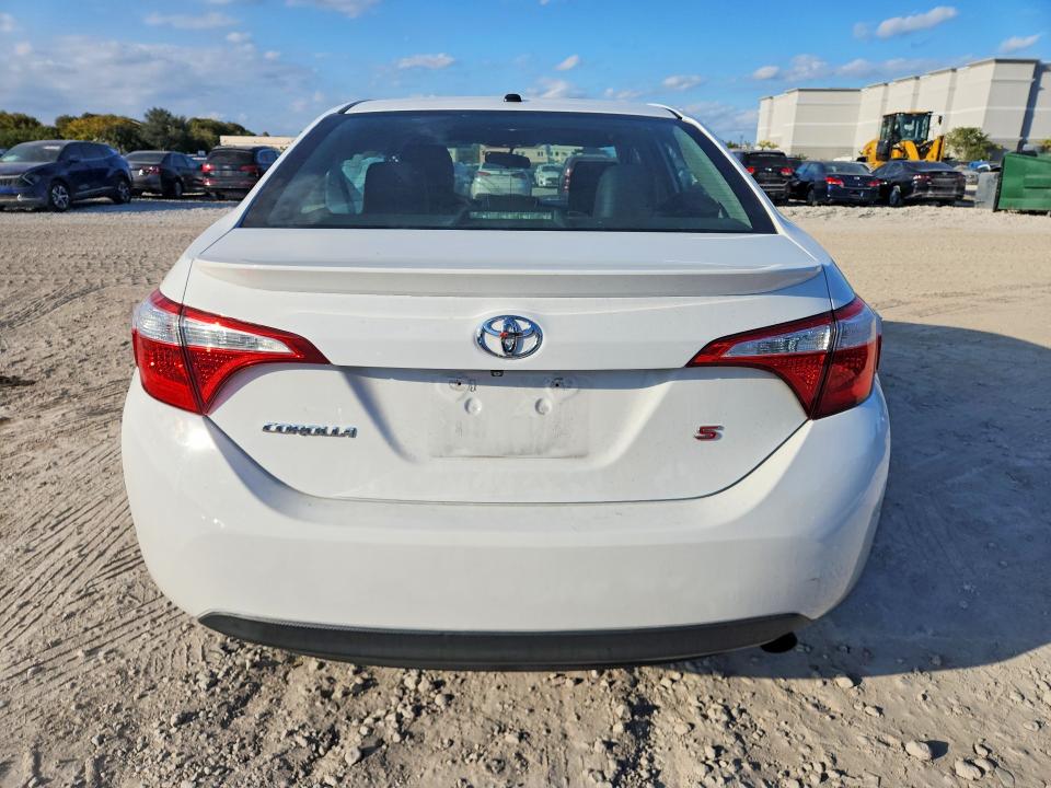2015 Toyota Corolla VIN 5YFBURHE3FP303449 COPART salvage auction — SIDE, Other, sold $350 on 2026-07-27 (photo 6)