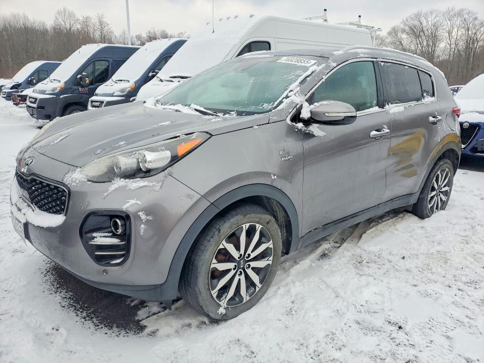 2017 Kia Sportage VIN KNDPNCAC8H7151763 COPART salvage auction — MINOR DENT/SCRATCHES, Pa - Cert Of Title, sold $4,000 on 2026-07-02 (photo 1)