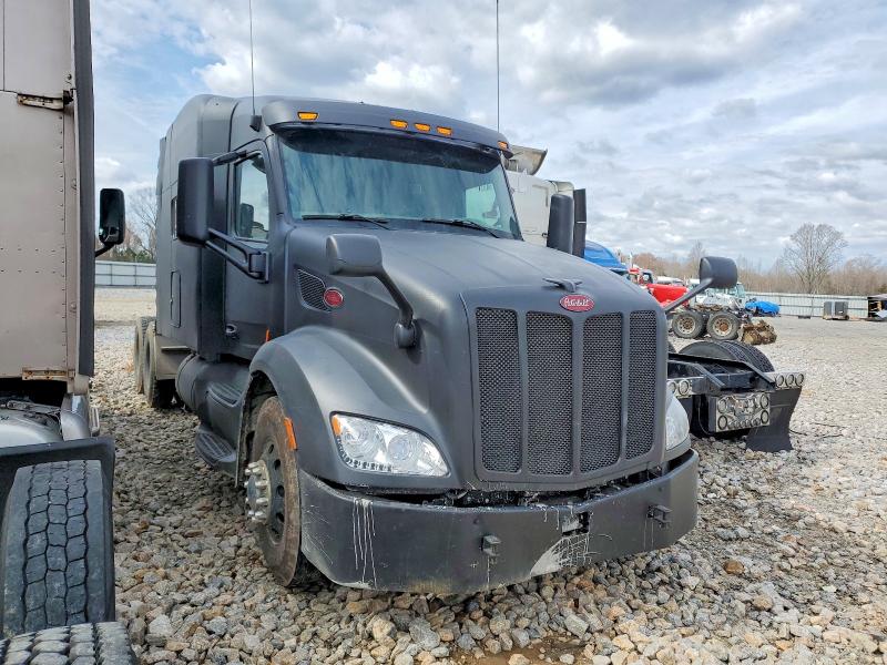 2016 Peterbilt 579 VIN 1XPBD49X0GD281223 — COPART salvage auction photo