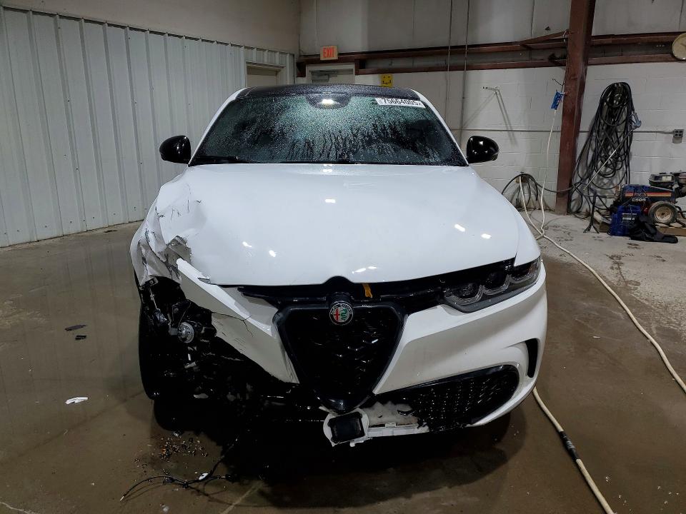 2024 Alfa romeo Tonale VIN ZASPATDW7R3059641 COPART salvage auction — FRONT END, Ny - Mv-907A Salvage Certificate, sold $7,100 on 2026-07-27 (photo 5)