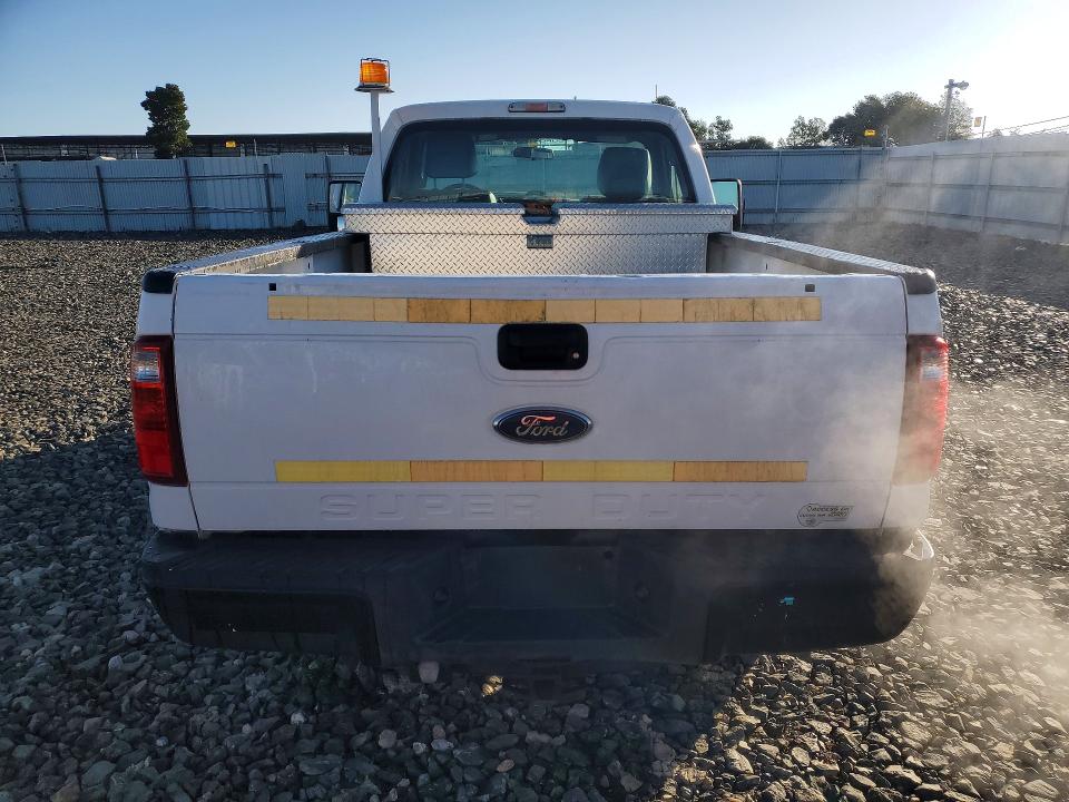 2013 Ford F-250 VIN 1FTBF2A67DEB81922 COPART salvage auction — MINOR DENT/SCRATCHES, Ca - Dis/Dlr/Exp Only Clean Title, sold $7,400 on 2026-07-28 (photo 6)