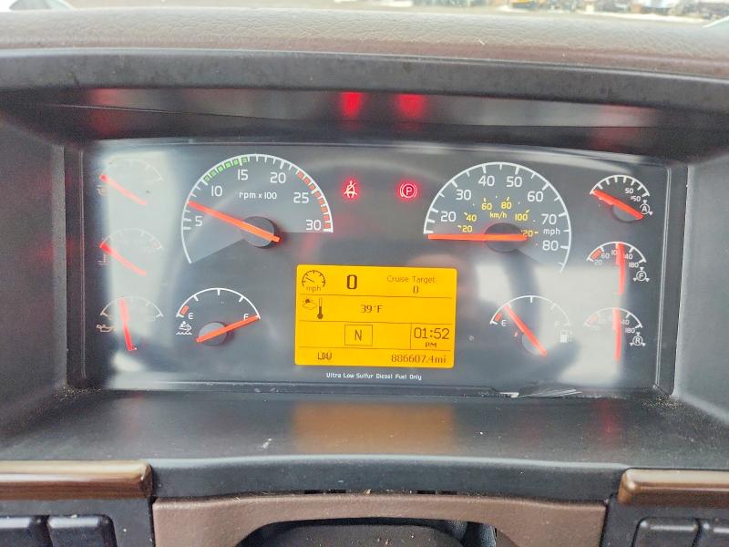 2016 Volvo Vnl VIN 4V4N39TG0GN965520 COPART salvage auction — NORMAL WEAR, In - Certificate Of Title, sold $5,500 on 2026-07-10 (photo 8)