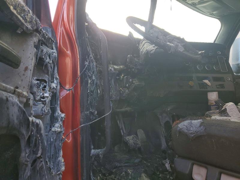 2019 Freightliner Cascadia 126 VIN 3AKJHHDR1KSKF7120 COPART salvage auction — Burn Interior, KS - CERT OF TITLE-SALVAGE, sold $175 on 2026-07-06 (photo 9)