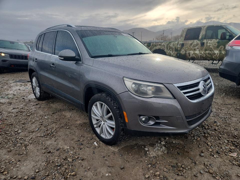 2011 Volkswagen Tiguan VIN WVGAV7AX4BW544071 COPART salvage auction — REAR END, WV - SALVAGE CERTIFICATE, sold $550 on 2026-07-24 (photo 4)