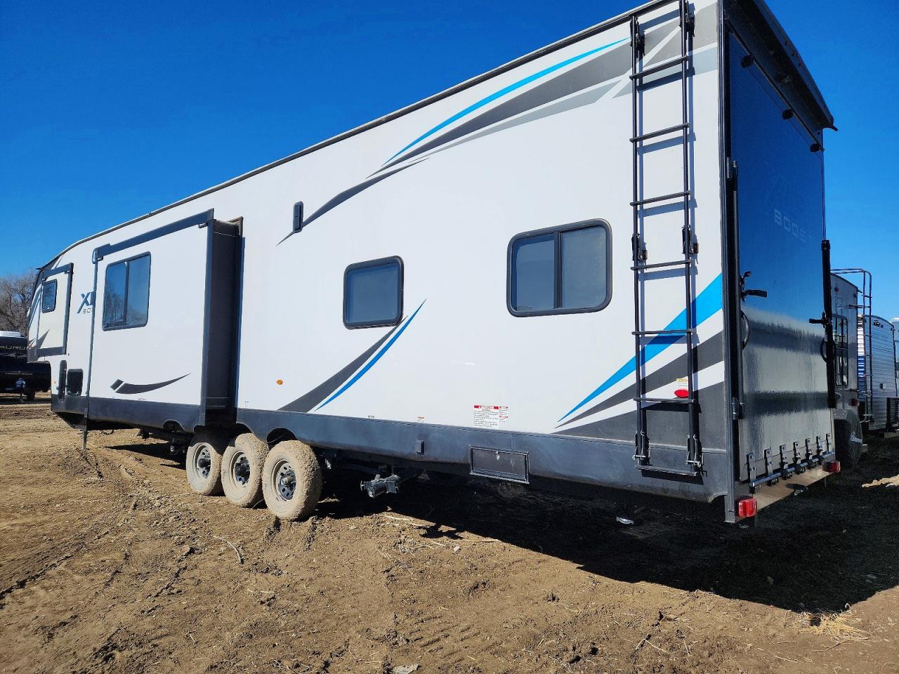 2023 VIN 5ZT3XL1F1PZ001756 COPART salvage auction — Water/Flood, St - Salvage Title, sold $22,800 on 2026-07-08 (photo 3)