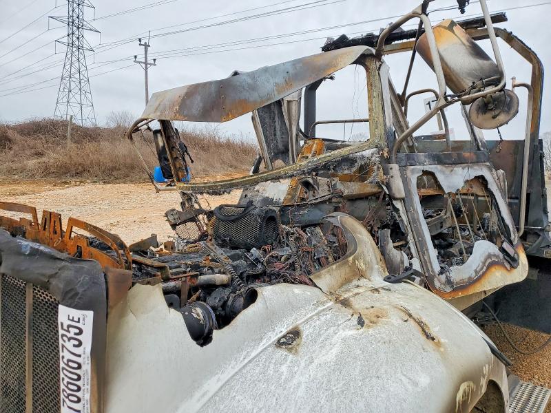 2017 Peterbilt tractor VIN 2NP2HM6X8HM431965 COPART salvage auction — BURN, NC - PARTS ONLY-RECORD OF SALE, sold $625 on 2026-07-27 (photo 9)