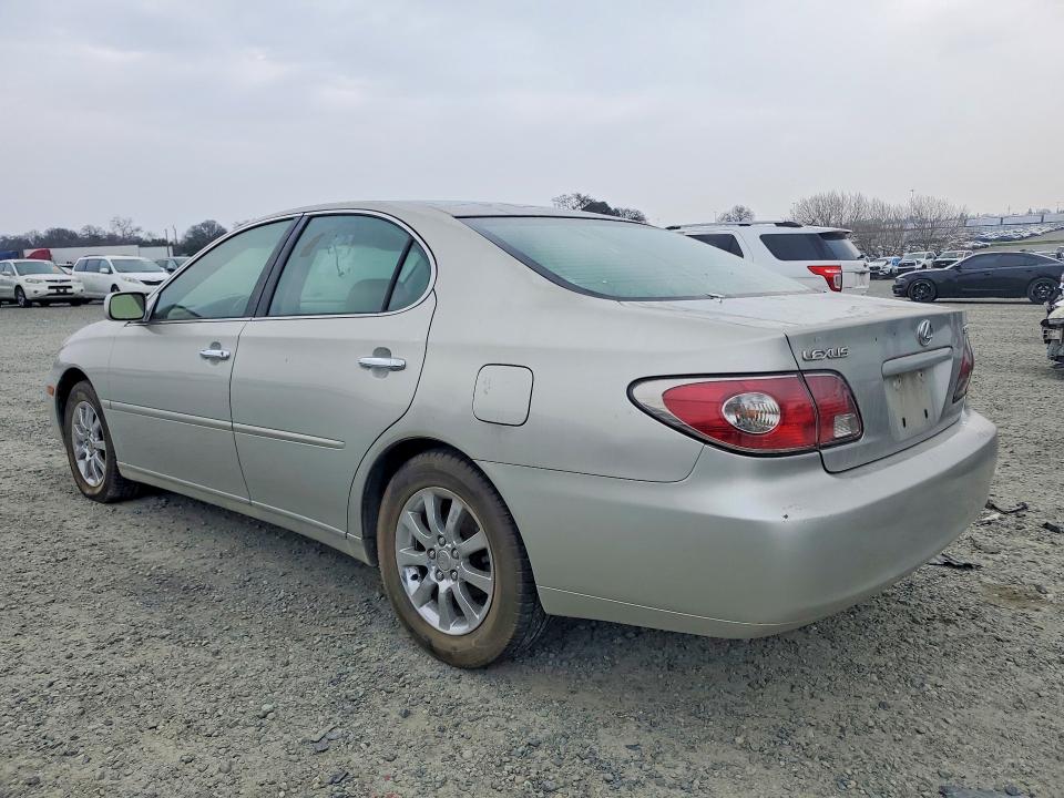 2004 Lexus Es 330 VIN JTHBA30G645054754 COPART salvage auction — MINOR DENT/SCRATCHES, CA - DIS/DLR/EXP ONLY CLEAN TITLE (P), sold $375 on 2026-07-09 (photo 2)