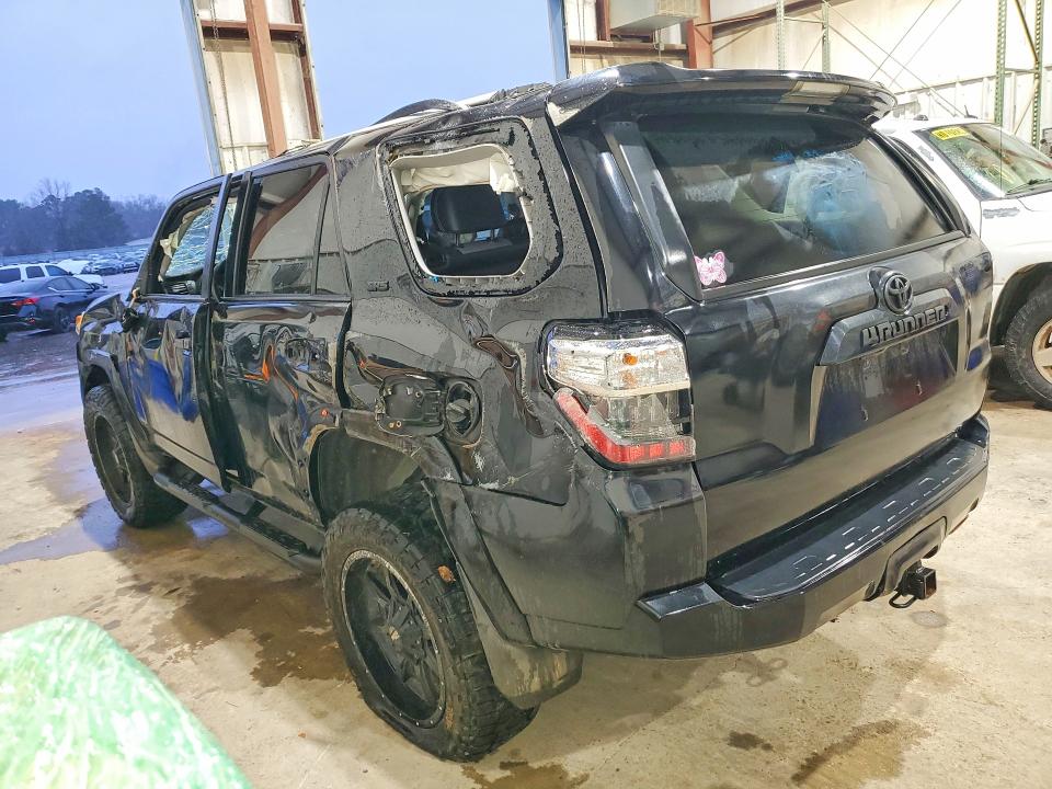 2015 Toyota 4runner VIN JTEZU5JR8F5084985 COPART salvage auction — ROLLOVER, Ms - Cert Of Title-Salvaged, sold $4,150 on 2026-07-14 (photo 2)