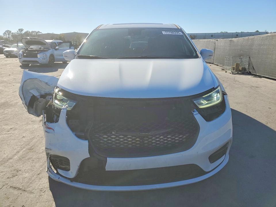 2022 Chrysler Pacifica VIN 2C4RC1S72NR215939 COPART salvage auction — FRONT END, Salvage Title, sold $11,300 on 2026-09-03 (photo 5)