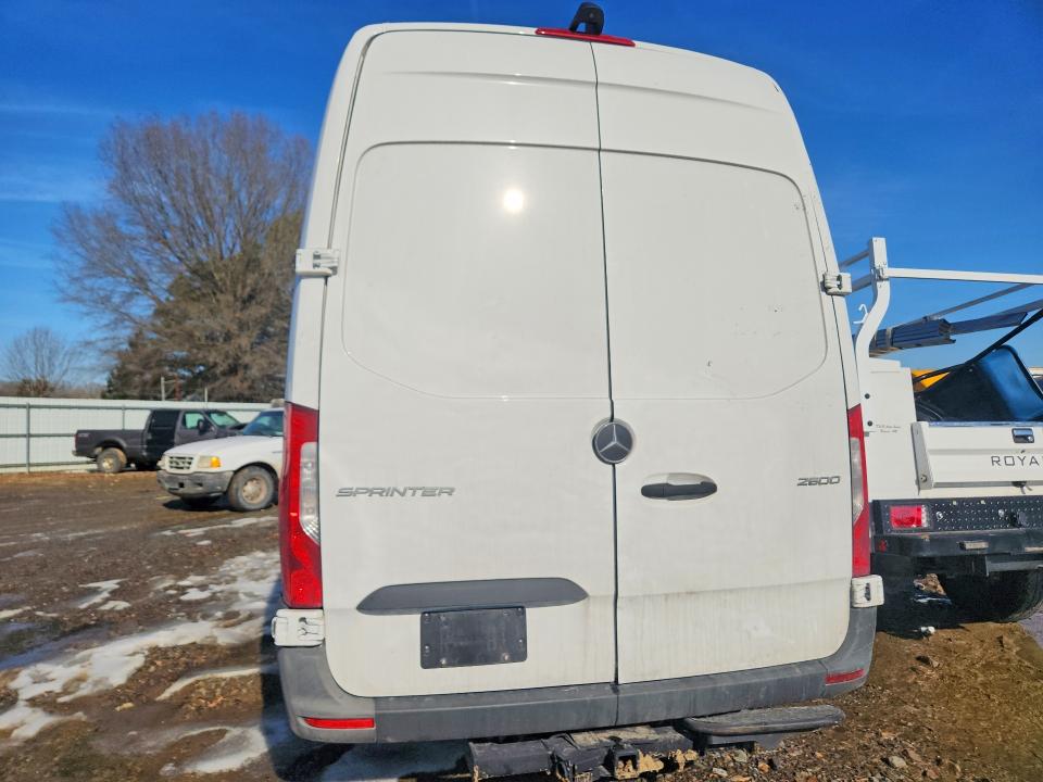 2023 Mercedes-benz Sprinter VIN W1Y40CHY0PT142060 COPART salvage auction — SIDE, Mi - Scrap Certificate Of Title, sold $875 on 2026-07-20 (photo 6)