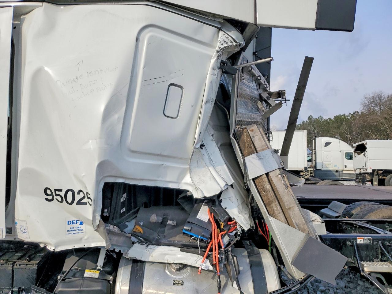 2025 Freightliner All other VIN 3AKJHHDR1SSVY4329 COPART salvage auction — Side, TN - CERTIFICATE OF TITLE (P), sold $62,500 on 2026-02-10 (photo 9)
