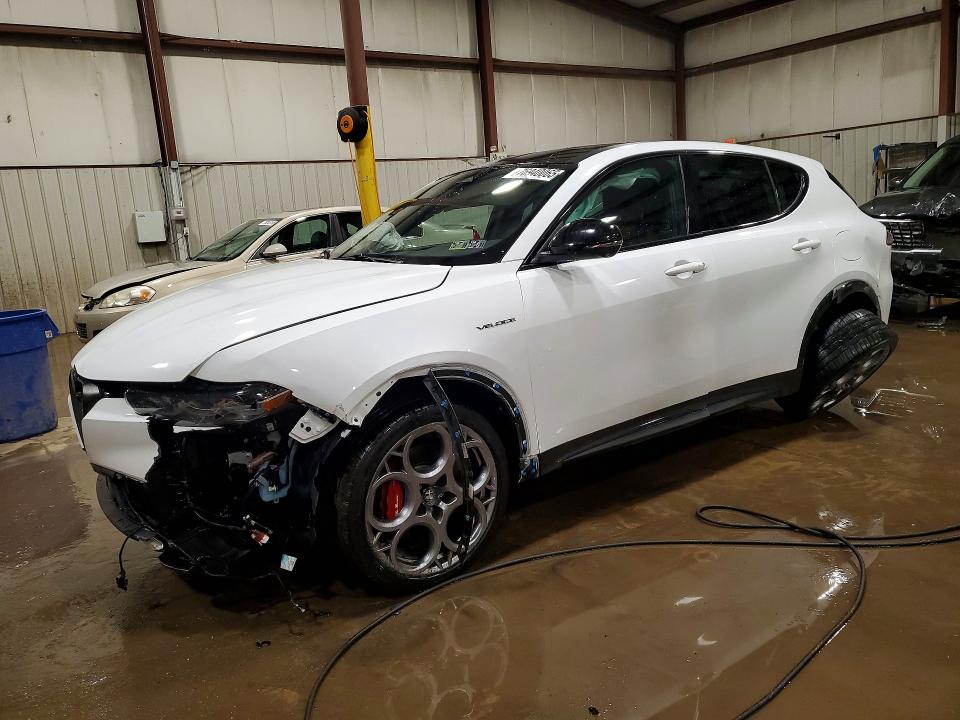2024 Alfa romeo Tonale VIN ZASPATDW5R3035872 COPART salvage auction — FRONT END, Nj - Cert Of Title-Salvage, sold $725 on 2026-07-28 (photo 1)