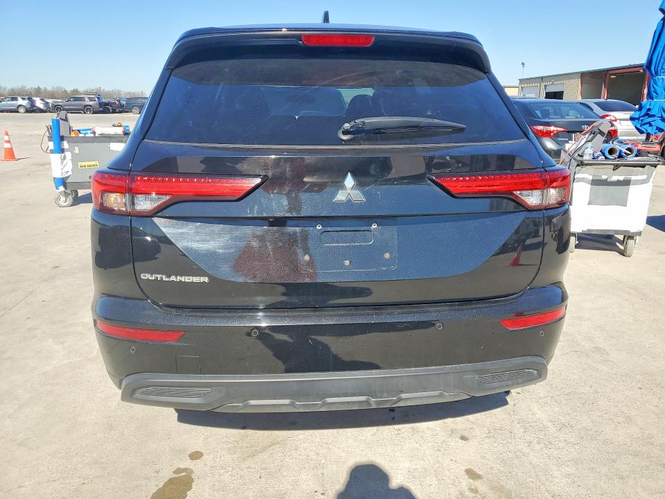 2022 Mitsubishi Outlander VIN JA4J3TA84NZ050592 COPART salvage auction — MINOR DENT/SCRATCHES, Tx - Certificate Of Title (P), sold $9,900 on 2026-07-27 (photo 6)