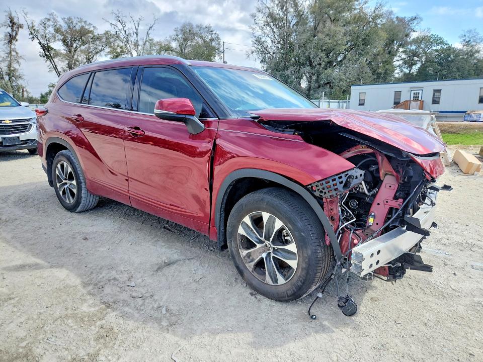 2022 Toyota Highlander VIN 5TDGZRAH9NS550993 COPART salvage auction — FRONT END, Fl - Certificate Of Destruction, sold $11,200 on 2026-07-14 (photo 4)