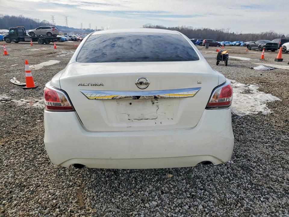 2015 Nissan Altima VIN 1N4AL3AP3FN370546 COPART salvage auction — FRONT END, TN - SALVAGE CERTIFICATE, sold $425 on 2026-07-09 (photo 6)