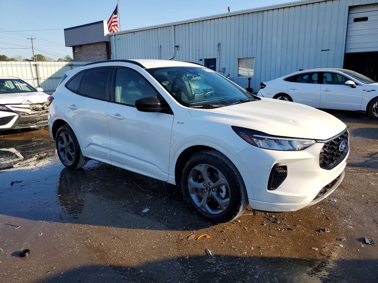 2024 Ford Escape VIN 1FMCU0MZ5RUA53112 COPART salvage auction — Minor Dent/Scratches, AL - CERTIFICATE OF TITLE, sold $15,100 on 2026-07-09 (photo 4)