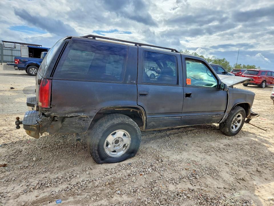 1995 Gmc Yukon VIN 1GKEK13KXSJ759839 COPART salvage auction — FRONT END, Fl - Cert Of Title Slvg Rebuildable, sold $225 on 2026-07-10 (photo 3)