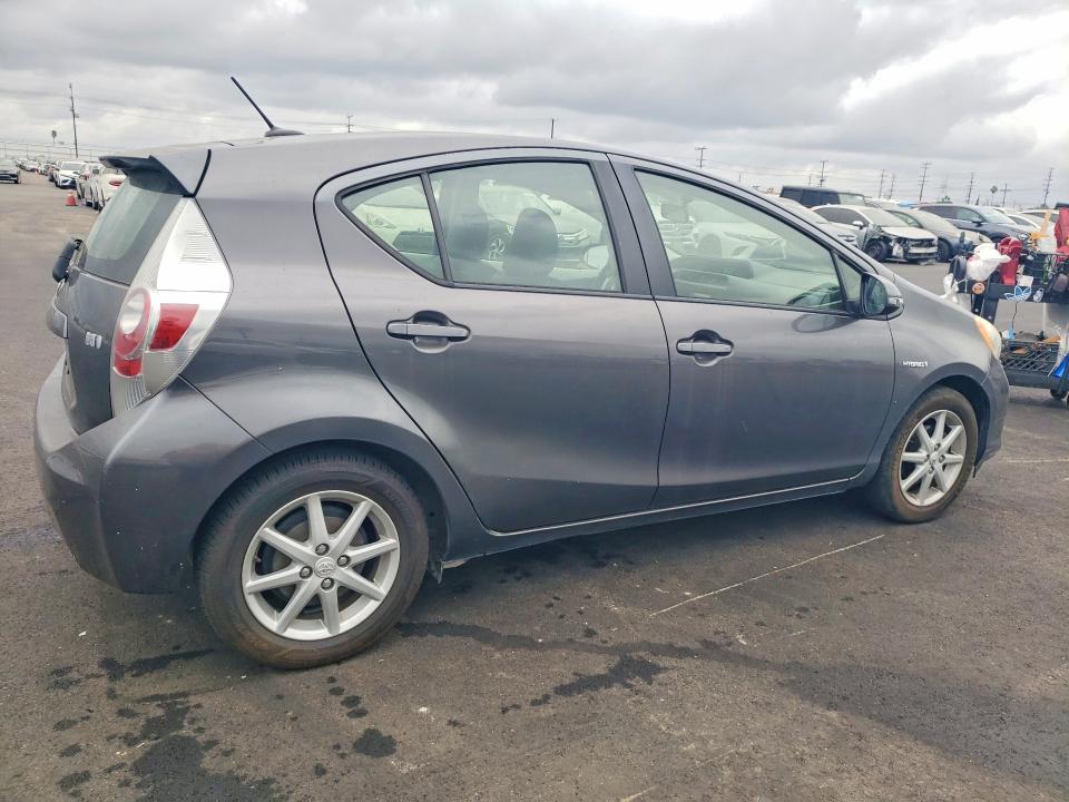 2013 Toyota Prius VIN JTDKDTB33D1045889 COPART salvage auction — REAR END, OR - SALVAGE TITLE CERTIFICATE, sold $250 on 2026-07-29 (photo 3)