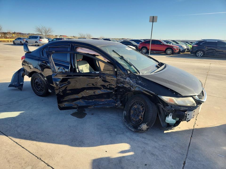 2013 Honda Civic VIN 2HGFB2F55DH598981 COPART salvage auction — SIDE, Tx - Salvage Vehicle Title, sold $650 on 2026-07-02 (photo 4)