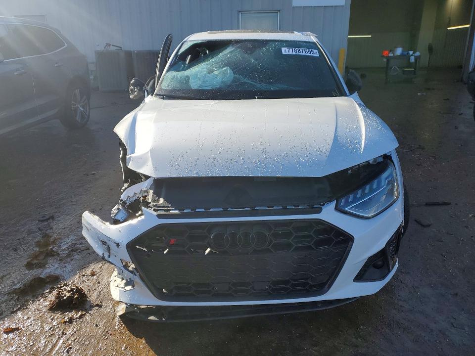 2022 Audi Rs4 VIN WAUB4AF4XNA044776 COPART salvage auction — SIDE, Il - Salvage Certificate, sold $3,200 on 2026-07-09 (photo 5)