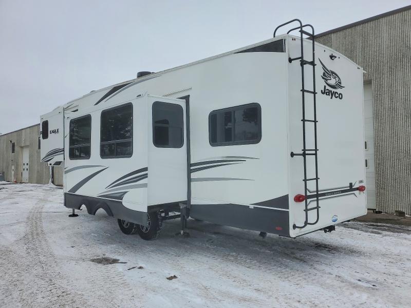 2023 Jayco Eagle VIN 1UJCA0BS8P1P50081 COPART salvage auction — ROOF, SD - CERT OF TITLE-SALVAGE, sold $2,600 on 2026-07-09 (photo 3)