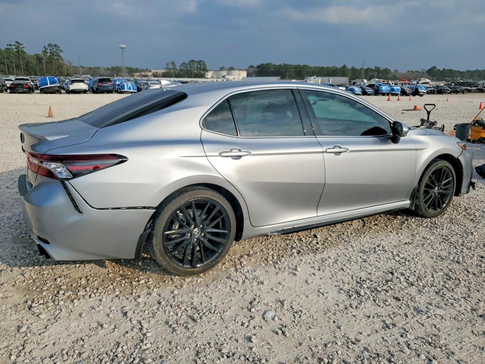 2024 Toyota Camry VIN 4T1K61AK2RU859119 COPART salvage auction — SIDE, Tx - Salvage Vehicle Title, sold $9,100 on 2026-07-28 (photo 3)