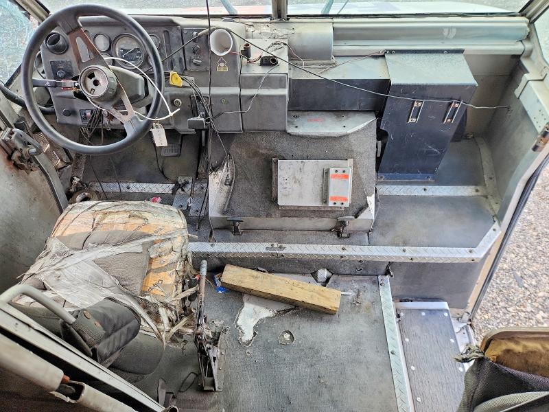 1999 VIN 4UZA4FF40XCA60583 COPART salvage auction — FRONT END, TX - SALVAGE VEHICLE TITLE (P), sold $1,266 on 2026-09-16 (photo 8)