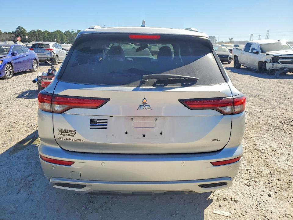 2022 Mitsubishi Outlander VIN JA4J3VA81NZ083948 COPART salvage auction — SIDE, Tx - Salvage Vehicle Title, sold $6,000 on 2026-07-28 (photo 6)