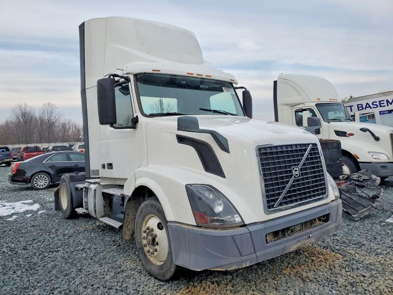 2018 Volvo VIN 4V4N39TGXJN892471 COPART salvage auction — NORMAL WEAR, In - Dealer Only Clean Title, sold $10,000 on 2026-07-10 (photo 1)