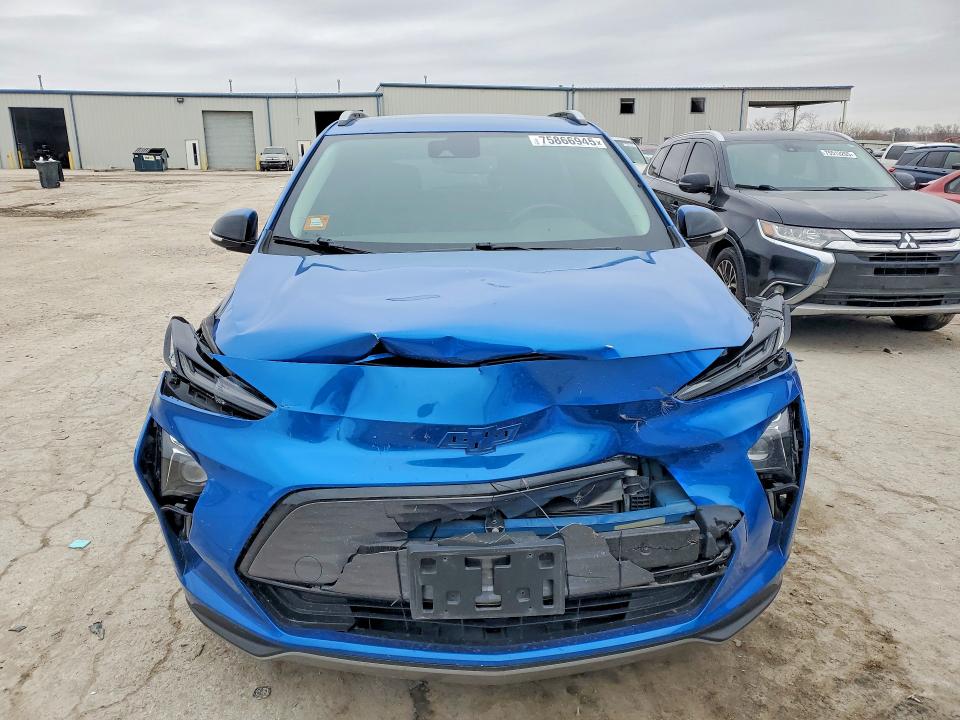 2022 Chevrolet Bolt euv VIN 1G1FY6S04N4112019 COPART salvage auction — FRONT END, Ks - Duplicate Title, sold $7,600 on 2026-08-25 (photo 5)