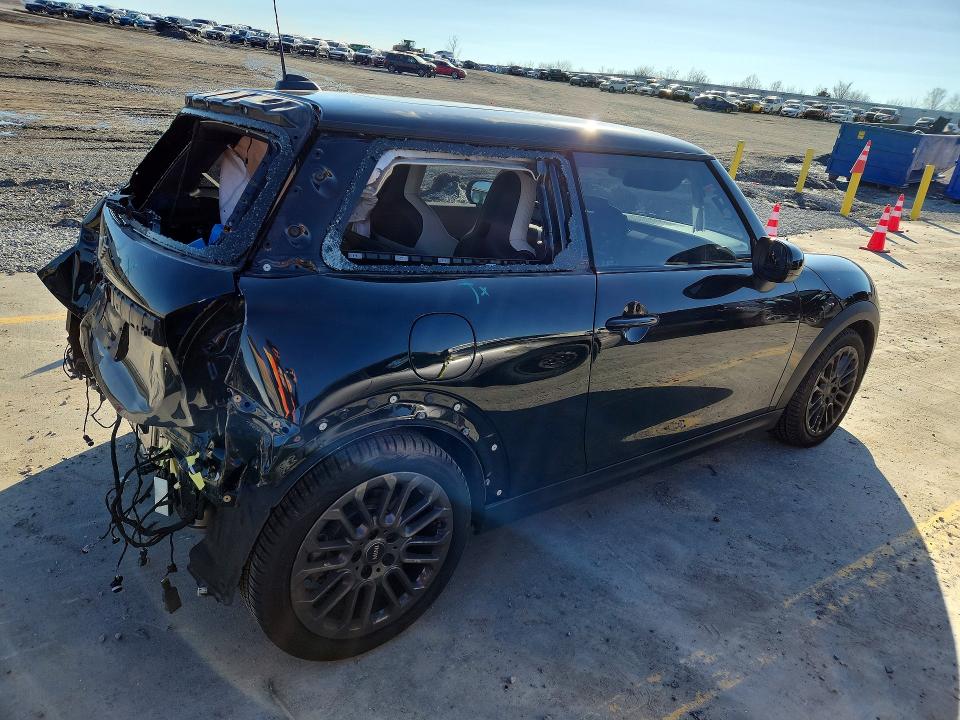 2025 Mini VIN WMW23GD02S2W70169 COPART salvage auction — REAR END, Tn - Salvage Certificate, sold $9,900 on 2026-07-09 (photo 3)