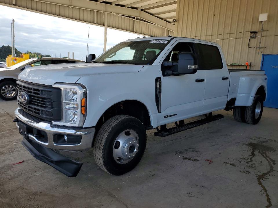 2025 Ford F-350 super duty VIN 1FT8W3DT5SED00730 COPART salvage auction — Water/Flood, FL - CERTIFICATE OF DESTRUCTION, sold $29,750 on 2026-04-15 (photo 1)
