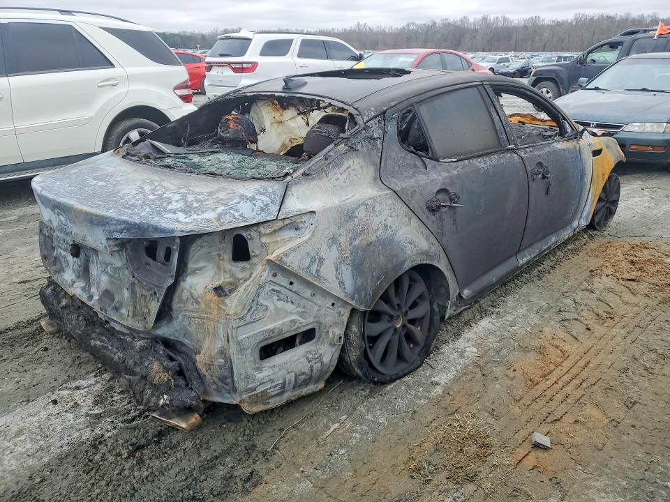 2015 Kia Optima VIN 5XXGN4A77FG503924 COPART salvage auction — BURN, Sc - Non-Reb & Rem Salvage Title, sold $250 on 2026-07-22 (photo 3)