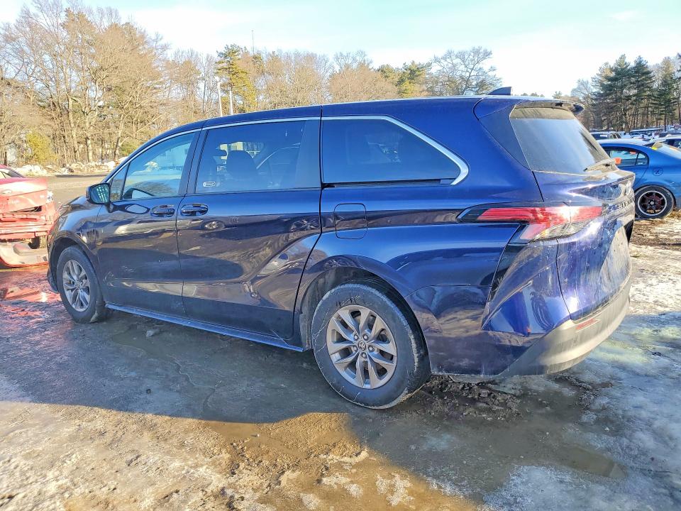 2022 Toyota Sienna VIN 5TDKRKEC4NS075060 COPART salvage auction — SIDE, Ma - Cert Of Title-Salvage, sold $425 on 2026-07-24 (photo 2)