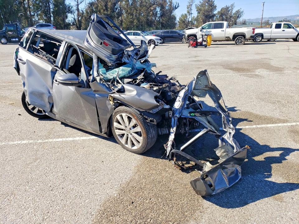 2012 Volkswagen Golf VIN WVWDM7AJ8CW350483 COPART salvage auction — ALL OVER, Ca - Non-Repairable Vehicle Cert, sold $60 on 2026-07-17 (photo 4)
