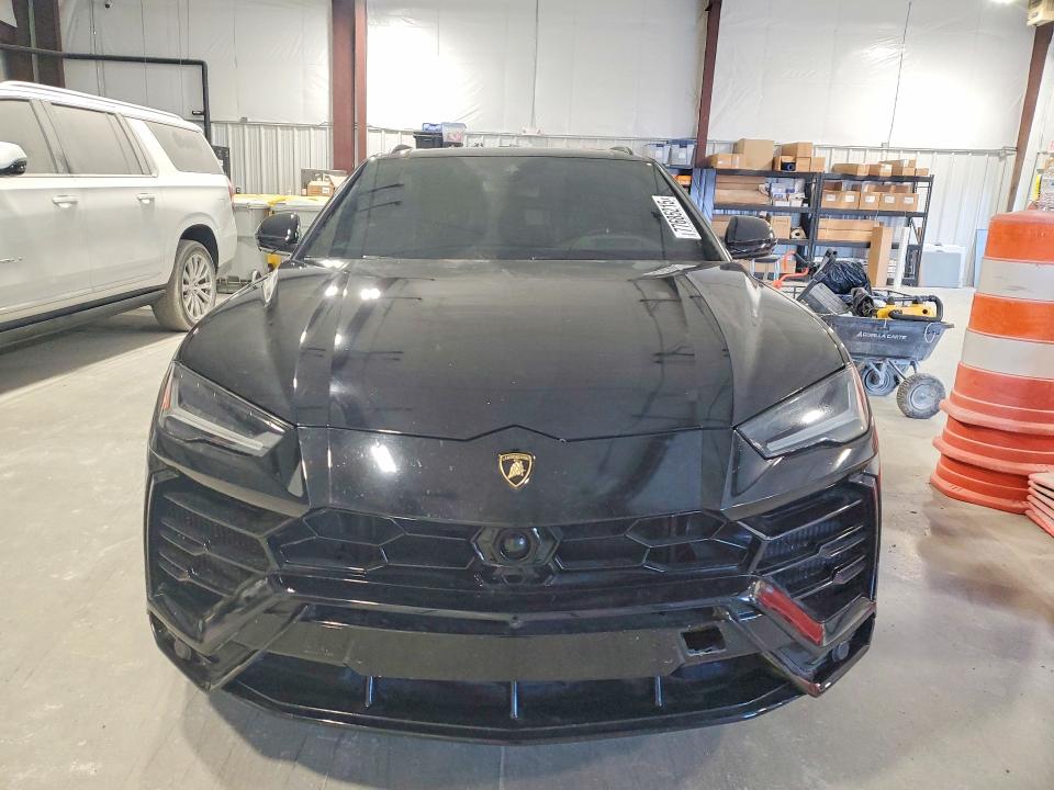 2019 Lamborghini Urus VIN ZPBUA1ZL6KLA04680 COPART salvage auction — Rear End, TX - SALVAGE TITLE-FLOOD DAMAGE, sold $72,500 on 2026-06-25 (photo 5)