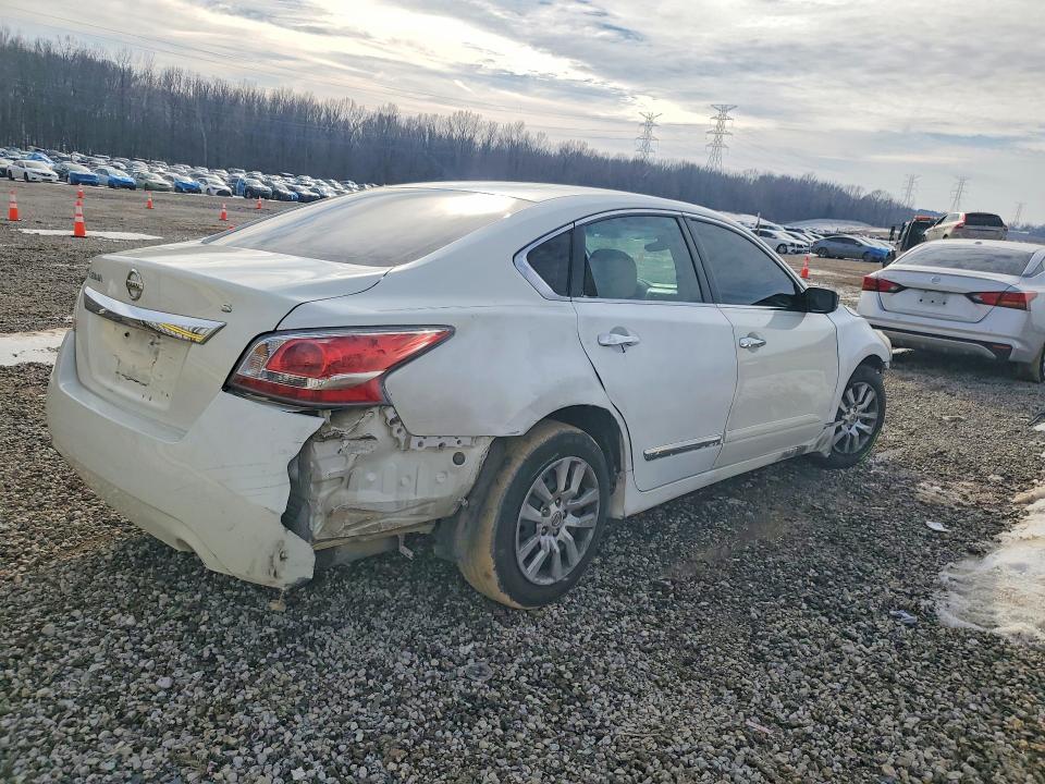 2015 Nissan Altima VIN 1N4AL3AP3FN370546 COPART salvage auction — FRONT END, TN - SALVAGE CERTIFICATE, sold $425 on 2026-07-09 (photo 3)