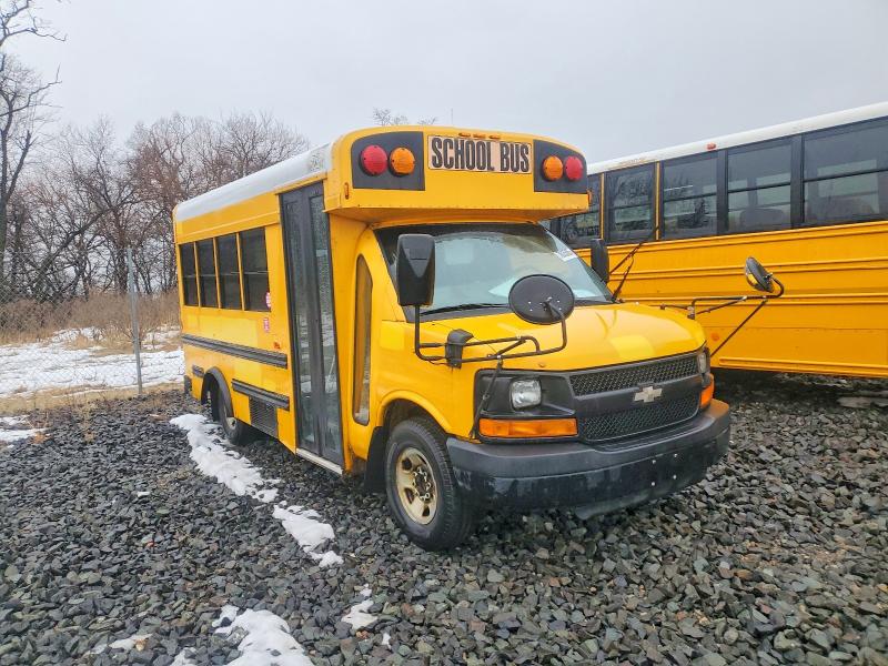 2009 Chevrolet Bus VIN 1GBHG31C381224253 — COPART salvage auction photo