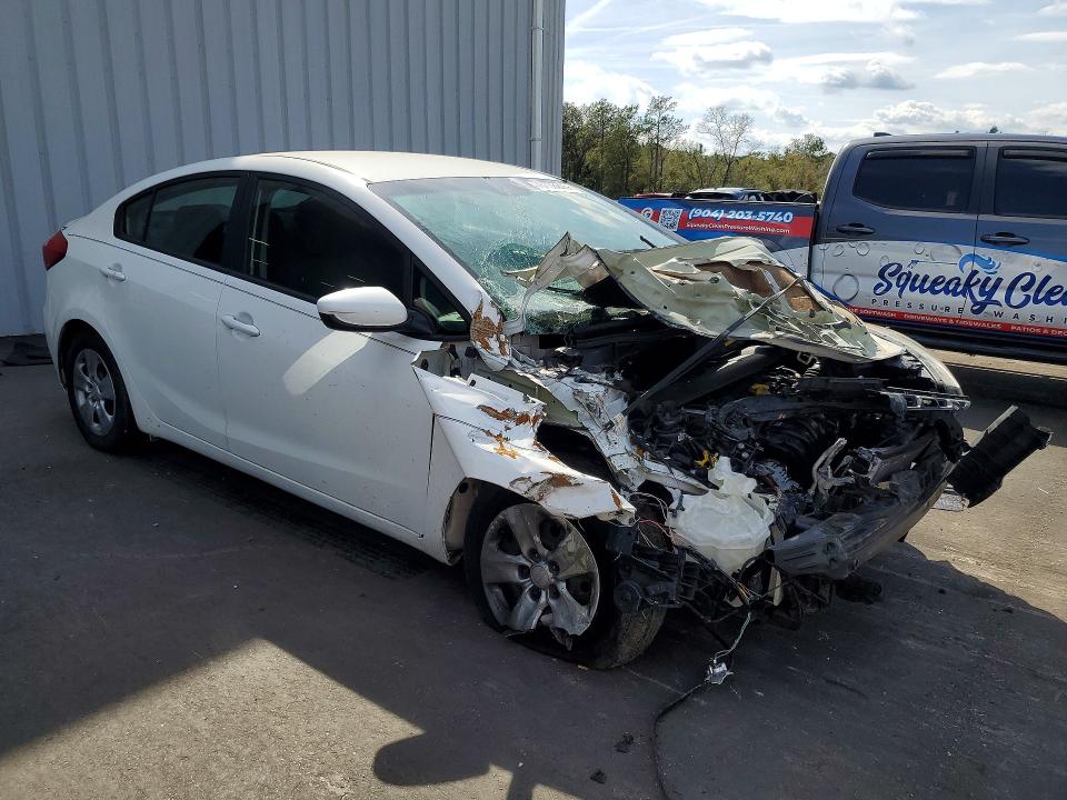 2016 Kia Forte VIN KNAFK4A60G5457836 COPART salvage auction — FRONT END, Salvage Title, sold $275 on 2026-07-15 (photo 4)