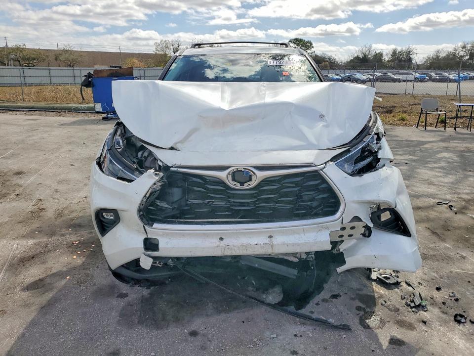 2022 Toyota Highlander hybrid VIN 5TDZARAH2NS510562 COPART salvage auction — FRONT END, FL - CERTIFICATE OF DESTRUCTION, sold $11,600 on 2026-07-16 (photo 5)