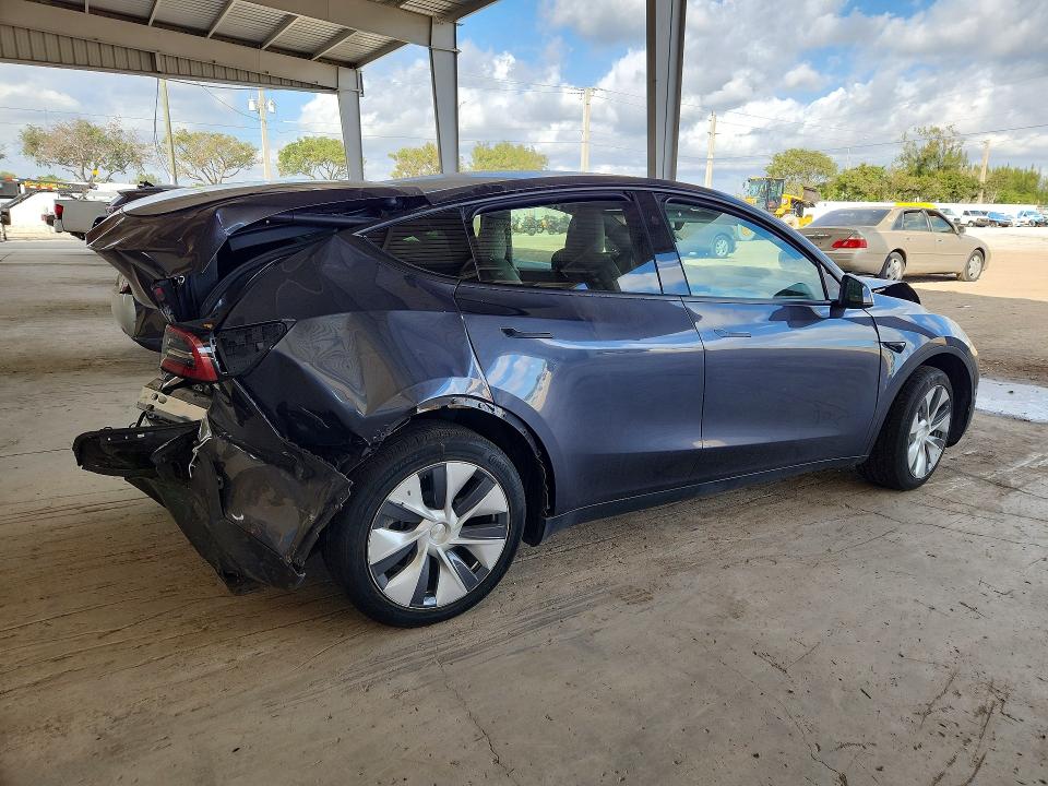 2023 Tesla Model y VIN 7SAYGDED8PF942104 COPART salvage auction — REAR END, Salvage Title, sold $2,800 on 2026-07-22 (photo 3)