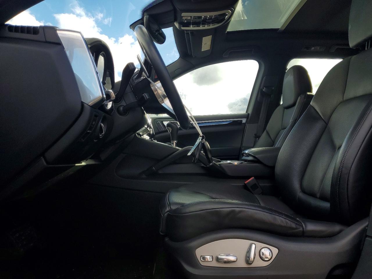 2016 Porsche Cayenne VIN WP1AA2A21GLA10086 COPART salvage auction — Mechanical, MI - CERTIFICATE OF TITLE, sold $3,700 on 2026-06-30 (photo 7)
