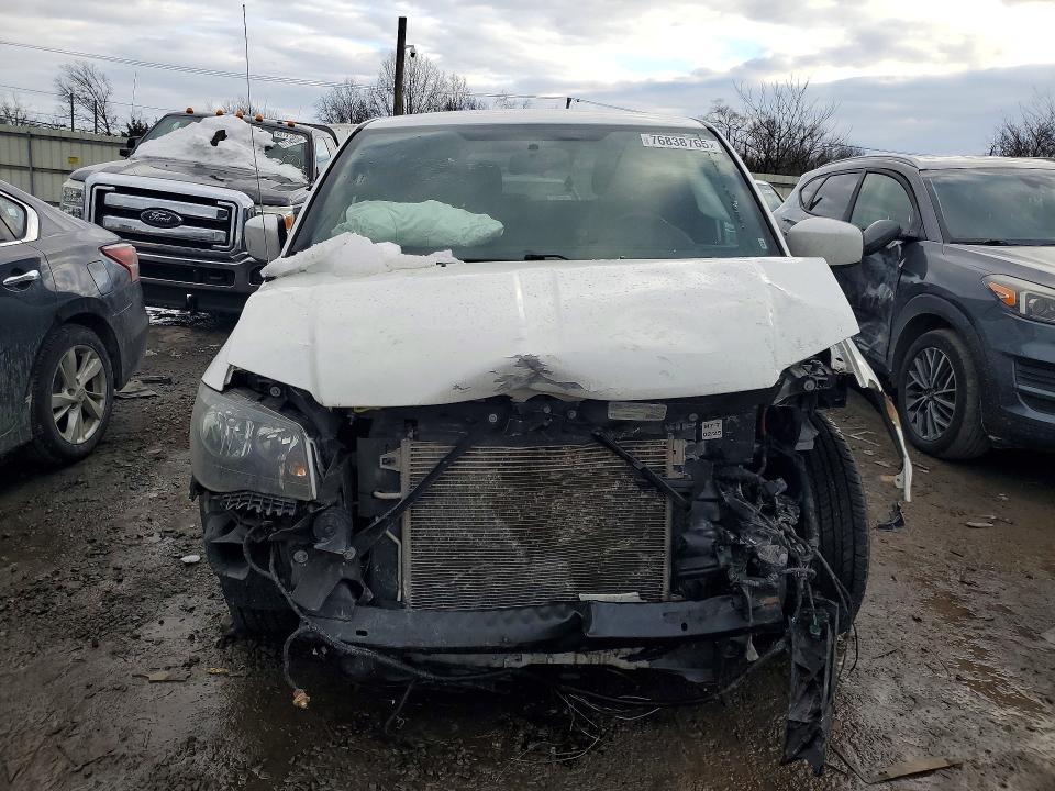 2018 Dodge Grand caravan VIN 2C4RDGBG5JR165936 COPART salvage auction — FRONT END, ID - SALVAGE CERTIFICATE OF TITLE, sold $600 on 2026-07-02 (photo 5)